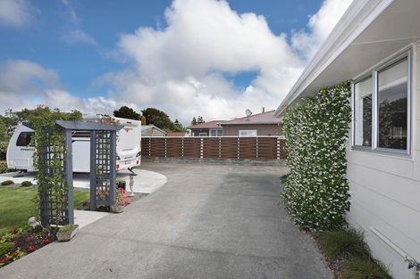 Photo of property in 5 Oxford Street, Marton, 4710