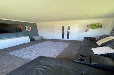 Photo of property in 18 Franklin Drive, Rangiora, 7400