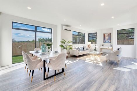 Photo of property in 107 Sturges Road, Henderson, Auckland, 0612