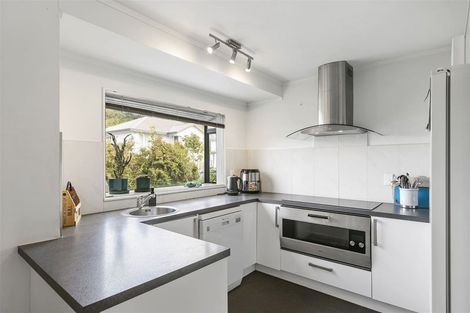 Photo of property in 2/6 Fernlea Rise, Bayview, Auckland, 0629