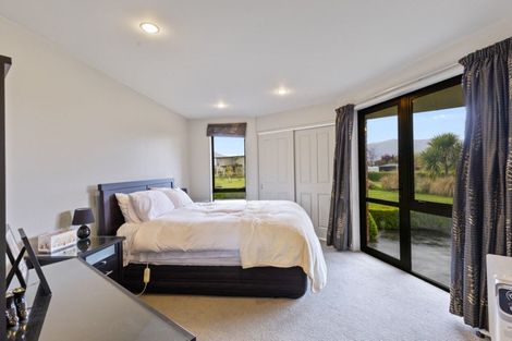 Photo of property in 28 Pukutahi Drive, Te Anau, 9600
