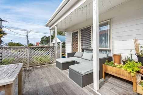 Photo of property in 16 Alfred Street, Northcote Point, Auckland, 0627