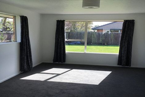Photo of property in 3 Innisfree Place, Northwood, Christchurch, 8051