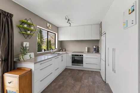 Photo of property in 22 Pukeroa Place, Papakura, 2110