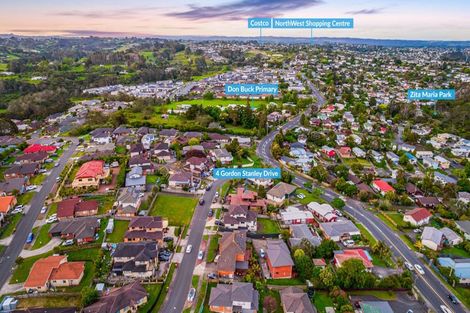 Photo of property in 4 Gordon Stanley Drive, Massey, Auckland, 0614