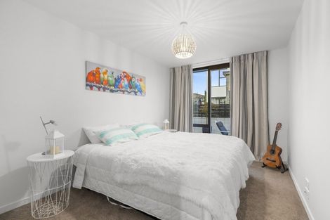 Photo of property in 8 Kapuka Lane, Wanaka, 9305