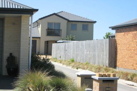 Photo of property in 30 Coolspring Way, Redwood, Christchurch, 8051
