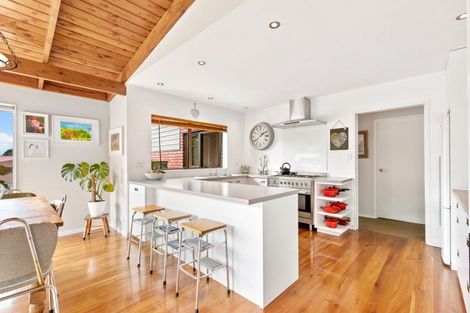 Photo of property in 1/1 Flavia Close, Torbay, Auckland, 0630