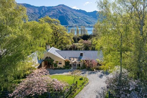Photo of property in 30 Beacon Point Road, Wanaka, 9305