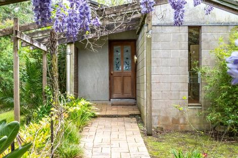 Photo of property in 15 Fenton Terrace, Cockle Bay, Auckland, 2014