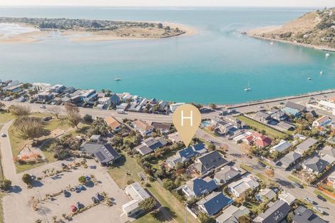 Photo of property in 10 Wakatu Avenue, Moncks Bay, Christchurch, 8081