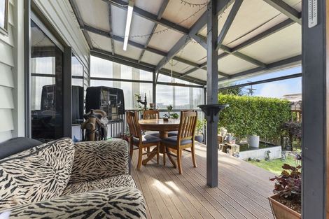 Photo of property in 3 Mabey Street, Eltham, 4322