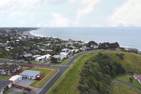 Photo of property in 20 Mace Terrace, Oakura, 4314