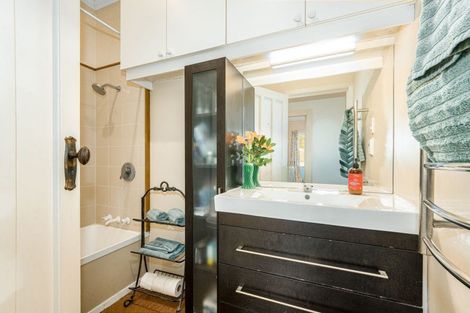 Photo of property in 30 Lucknow Terrace, Khandallah, Wellington, 6035