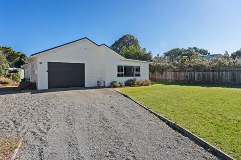 Photo of property in 27 Sarah Street, Waikawa Beach, Levin, 5573