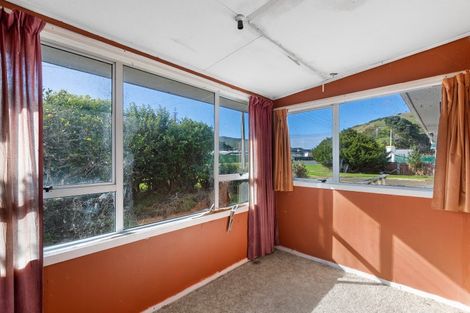 Photo of property in 6 Briscoe Street, Awakino, Mokau, 4376