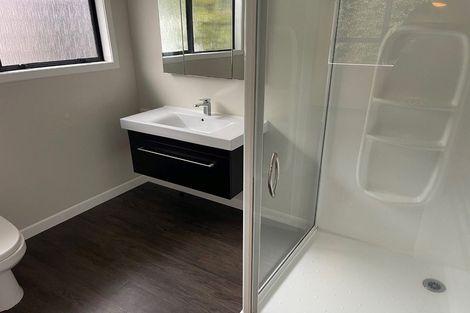 Photo of property in 2/28 Coroglen Avenue, Birkenhead, Auckland, 0626