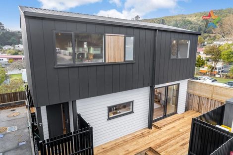 Photo of property in 7/11 Lees Grove, Wainuiomata, Lower Hutt, 5014