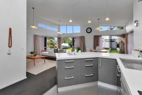 Photo of property in 152d One Tree Point Road, One Tree Point, 0118