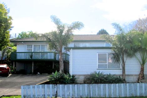 Photo of property in 24 Donovan Avenue, Massey, Auckland, 0614