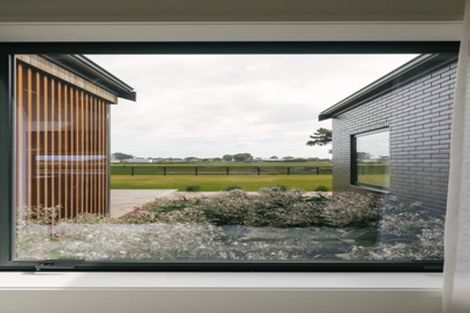Photo of property in 16 Crown Lane, Rongotea, Palmerston North, 4473