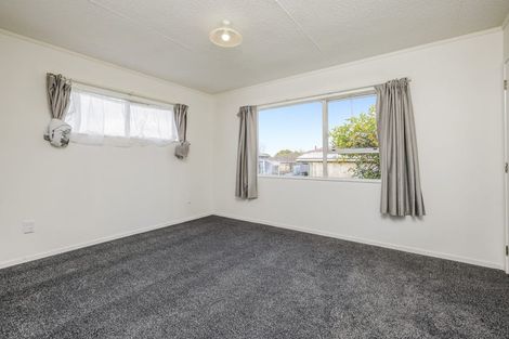 Photo of property in 13 Helms Place, Manurewa, Auckland, 2102