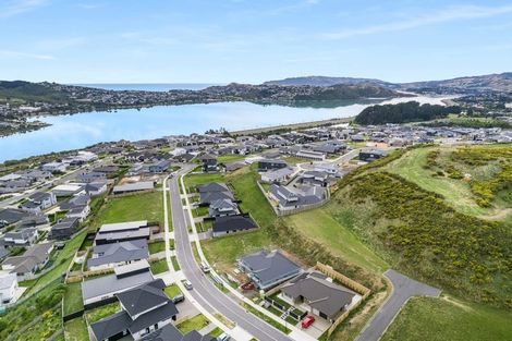Photo of property in 21 Te Hoiere Street, Aotea, Porirua, 5024