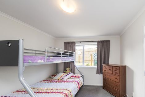 Photo of property in 28 Galea Grove, Kelvin Grove, Palmerston North, 4414