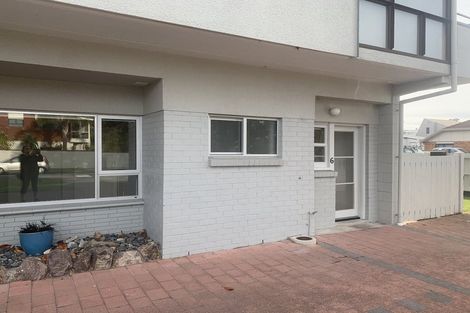 Photo of property in 40 Maunganui Road, Mount Maunganui, 3116