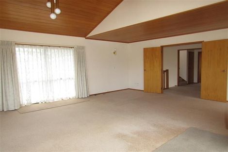 Photo of property in 2/50 Masterton Road, Rothesay Bay, Auckland, 0630