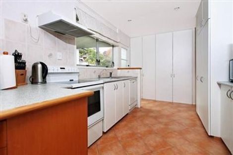 Photo of property in 15 Kerria Place, Sunnynook, Auckland, 0620