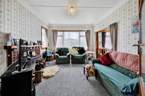 Photo of property in 30 Graham Street, Eltham, 4322