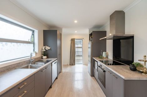 Photo of property in 2 Ronalds Way, Taita, Lower Hutt, 5011