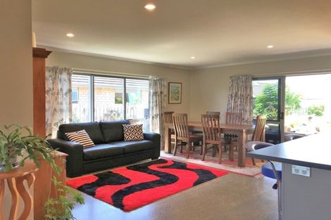 Photo of property in 369 One Tree Point Road, One Tree Point, 0118