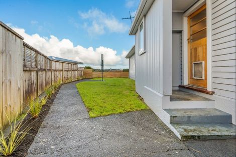 Photo of property in 13e York Crescent, Westown, New Plymouth, 4310