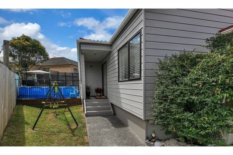 Photo of property in 38 Sailfish Drive, West Harbour, Auckland, 0618