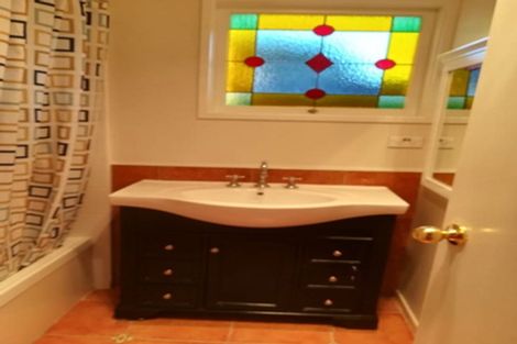 Photo of property in 2a Waller Avenue, Bucklands Beach, Auckland, 2012