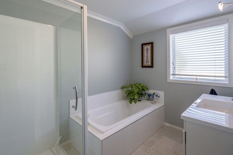 Photo of property in 18 Gladys Place, Levin, 5510