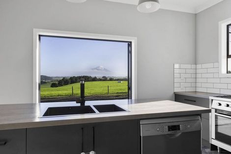 Photo of property in 328 Austin Road, Normanby, Hawera, 4675