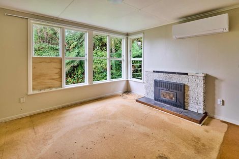 Photo of property in 27 Pencarrow Crescent, Wainuiomata, Lower Hutt, 5014