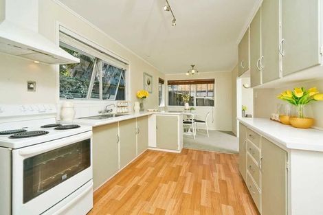 Photo of property in 2/12 Datura Place, Sunnynook, Auckland, 0620