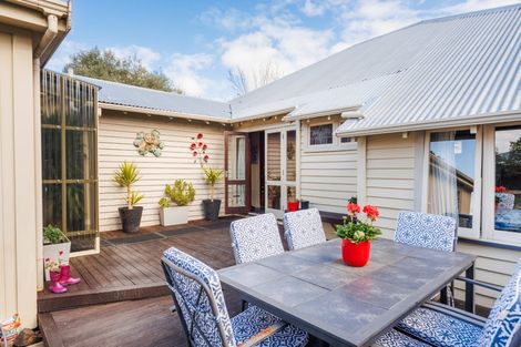 Photo of property in 41 Rangitane Street, Palmerston North, 4414