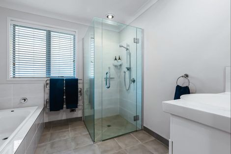 Photo of property in 90 Dalmore Way, Acacia Bay, Taupo, 3385