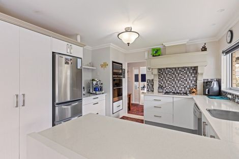 Photo of property in 5 Tamati Place, Merrilands, New Plymouth, 4312