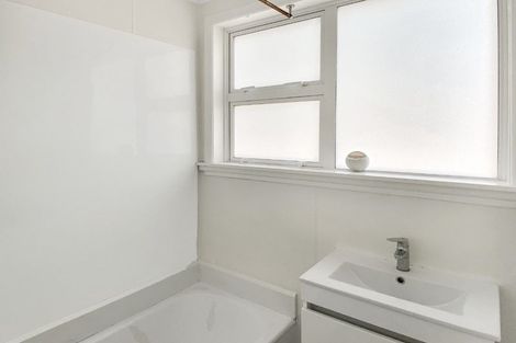 Photo of property in 48-50 Calabar Road, Miramar, Wellington, 6022