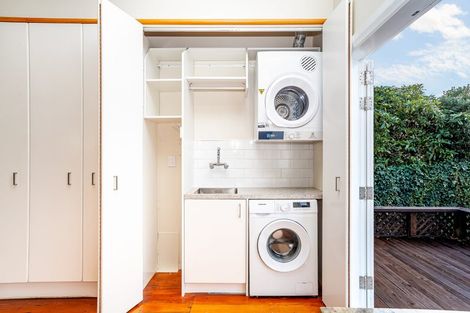 Photo of property in 376 Karori Road, Karori, Wellington, 6012
