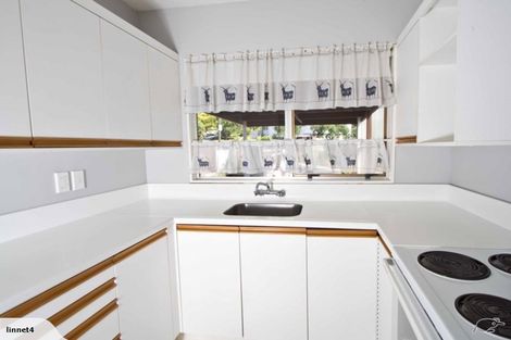 Photo of property in 19a Caesars Place, Churton Park, Wellington, 6037