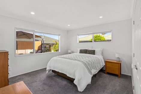 Photo of property in 15 Kath Hopper Drive, Orewa, 0931
