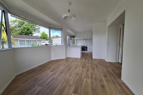 Photo of property in 10 Weatherly Road, Torbay, Auckland, 0630
