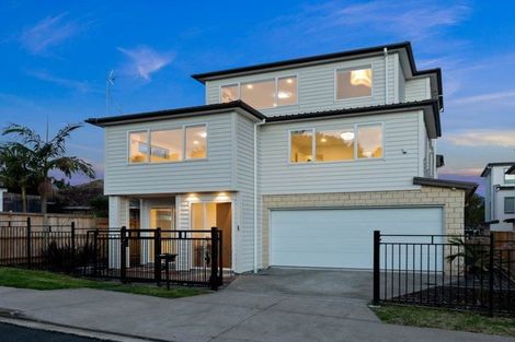 Photo of property in 5 Gladfield Lane, Te Atatu Peninsula, Auckland, 0610